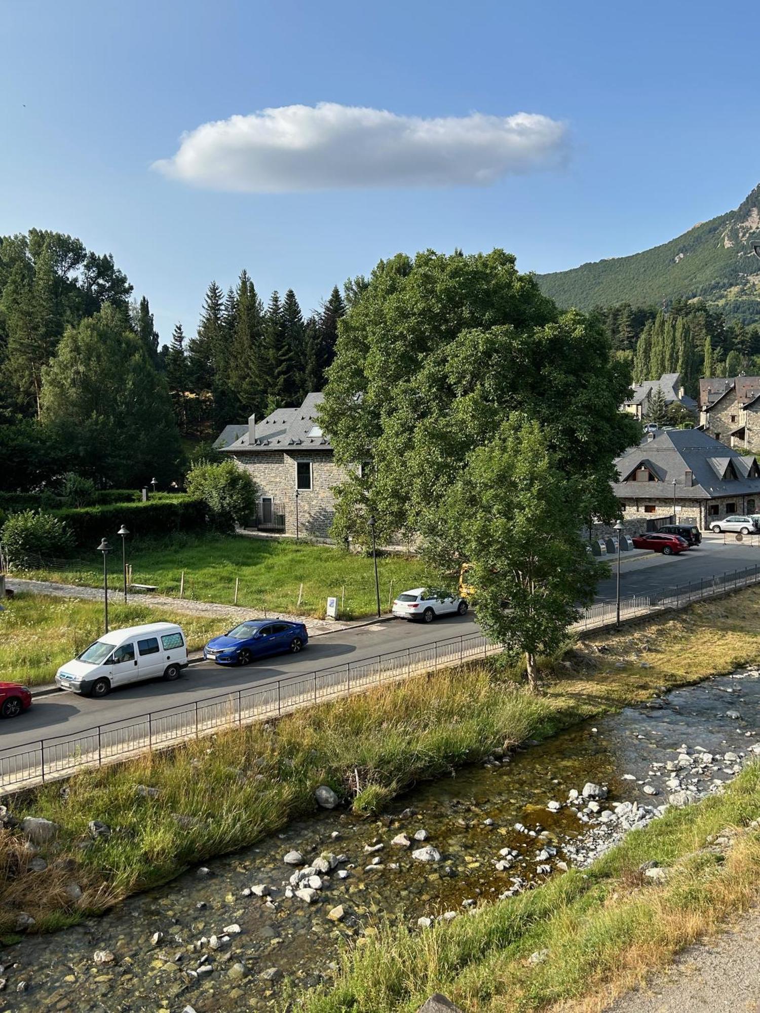 Sallent De Gallego - Formigal - Pirineos Sur Exterior photo